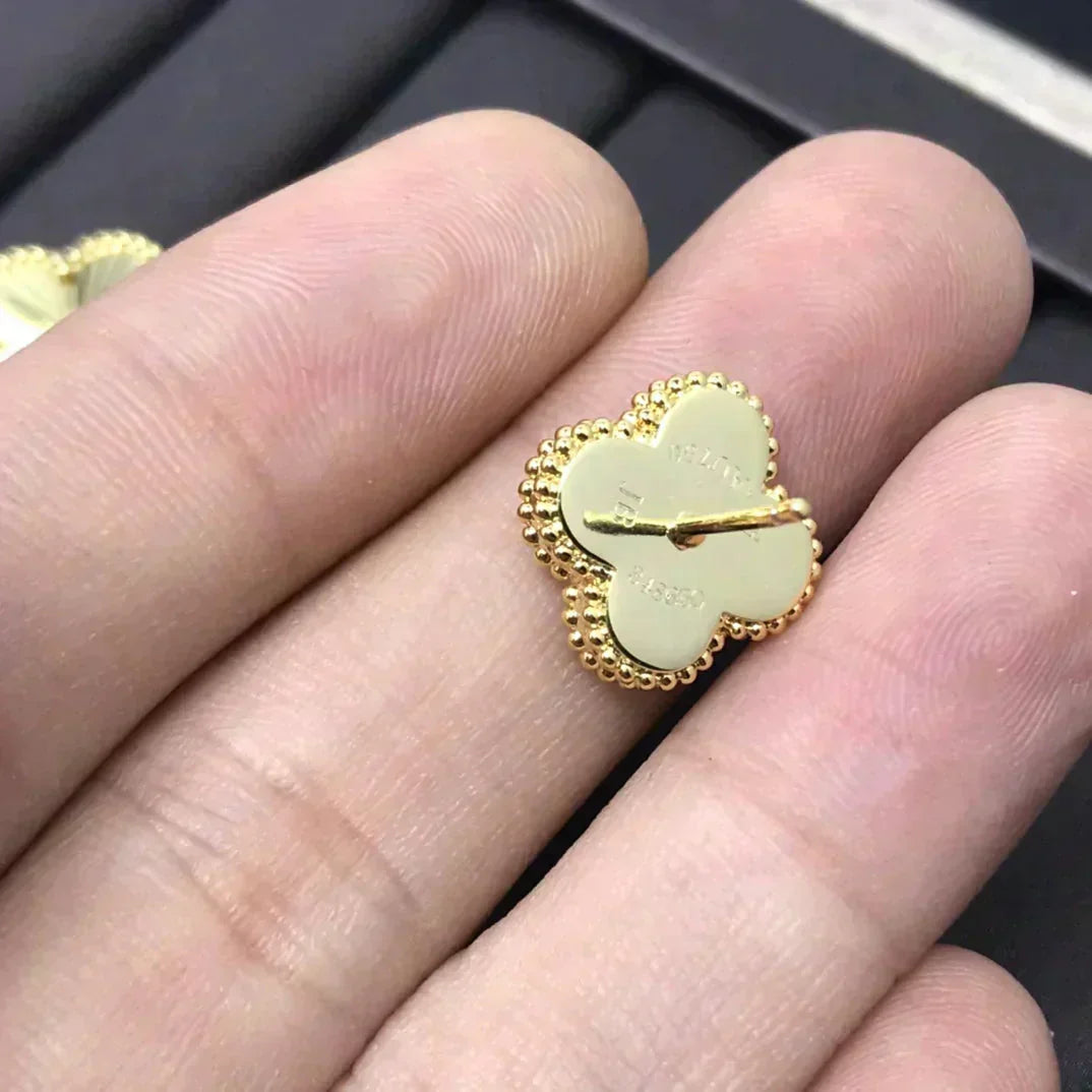 [⭐JeweliWhal]CLOVER MINI 9.5MM LASER EARRINGS