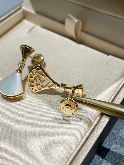 [⭐JeweliWhal]DREAM MOP 1 DIAMOND EARRINGS
