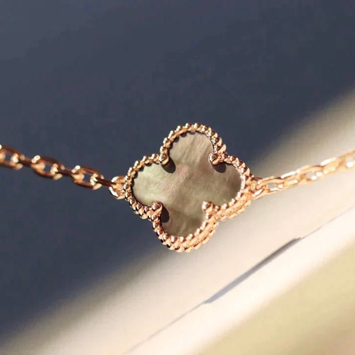 [⭐JeweliWhal]CLOVER 20 MOTIFS LASER DIAMOND NECKLACE