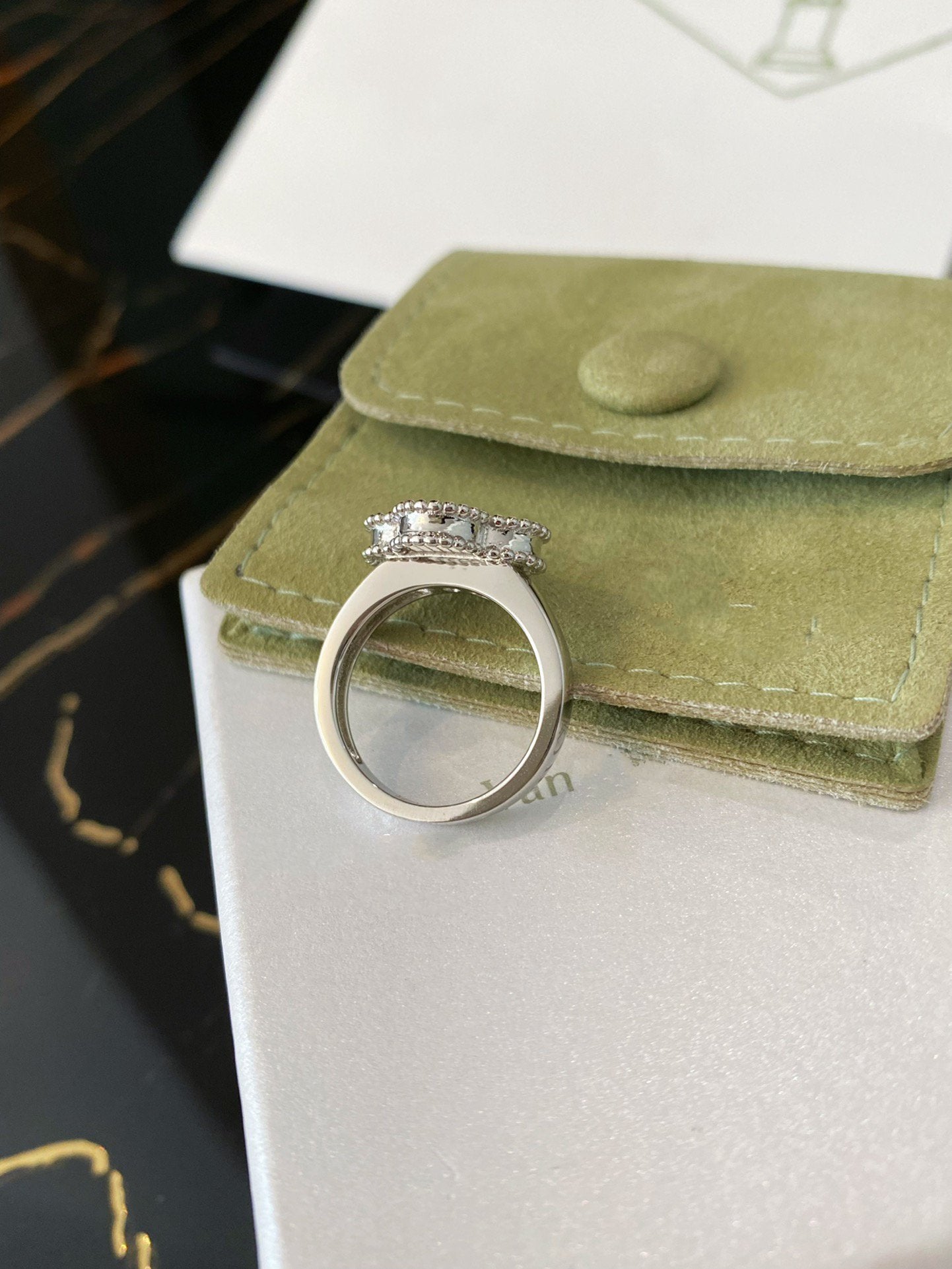 [⭐JeweliWhal]CLOVER SILVER RING