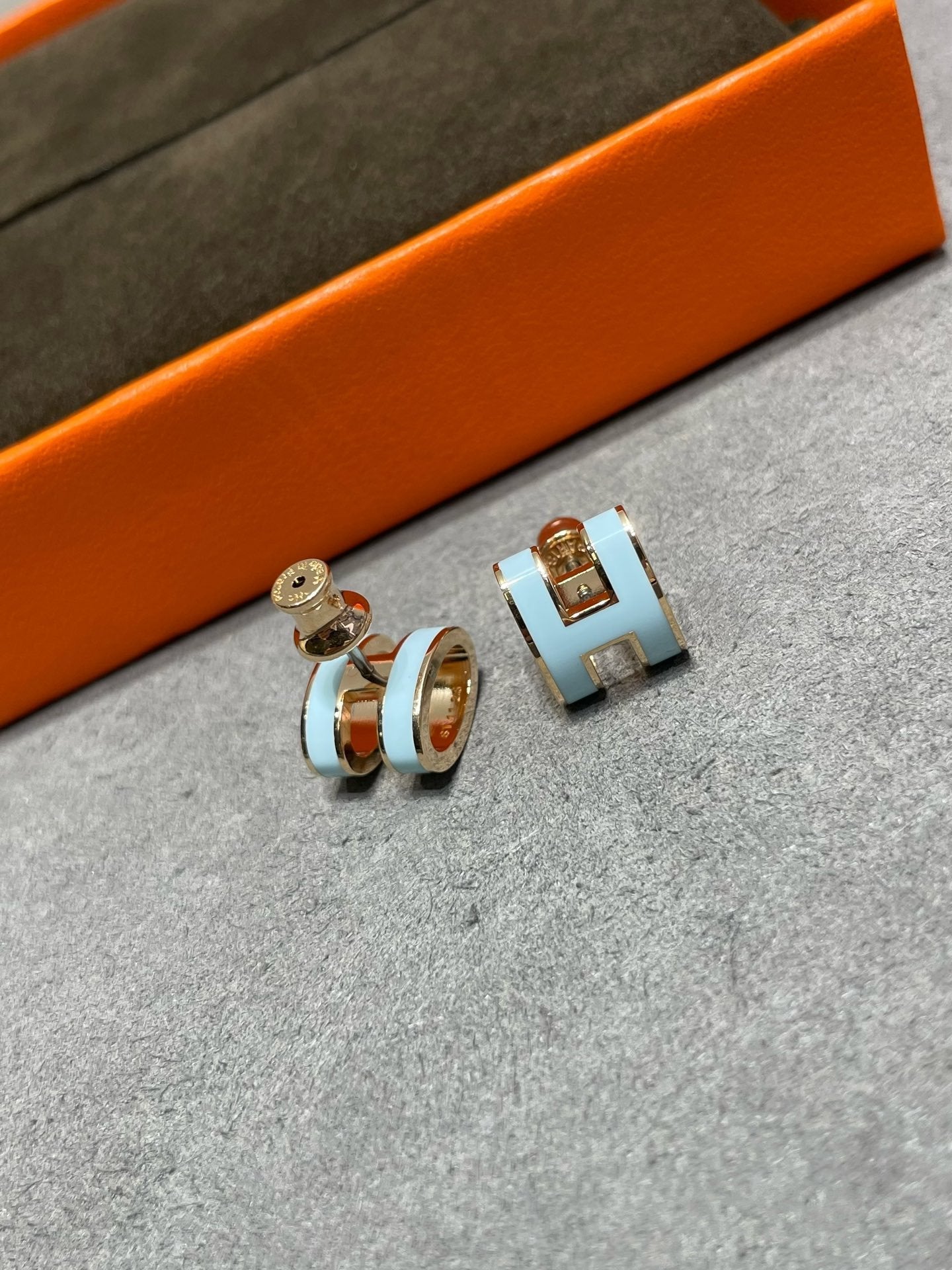 [⭐JeweliWhal]POP H SKY BLUE STUD EARRINGS