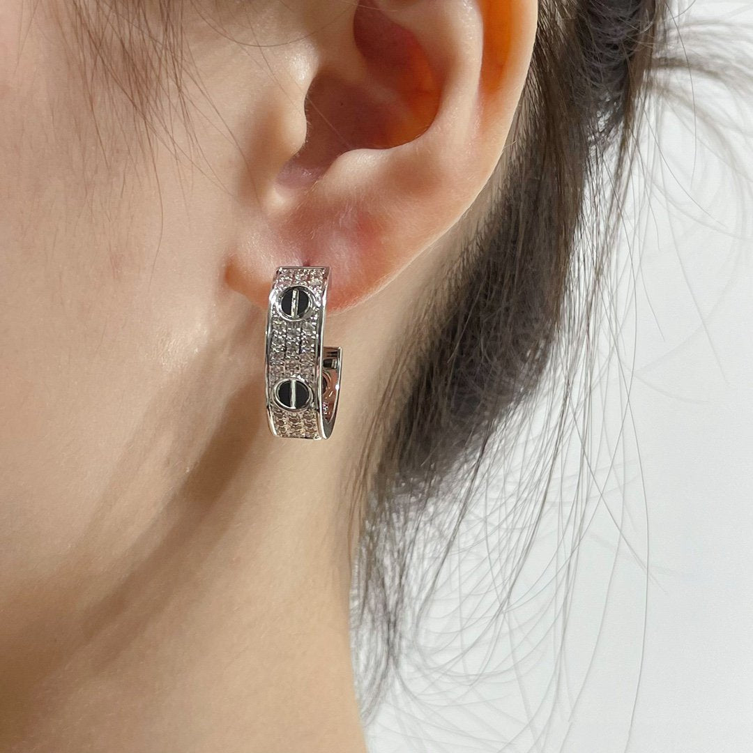[⭐JeweliWhal]LOVE CERAMIC DIAMOND PAVED SILVER EARRINGS
