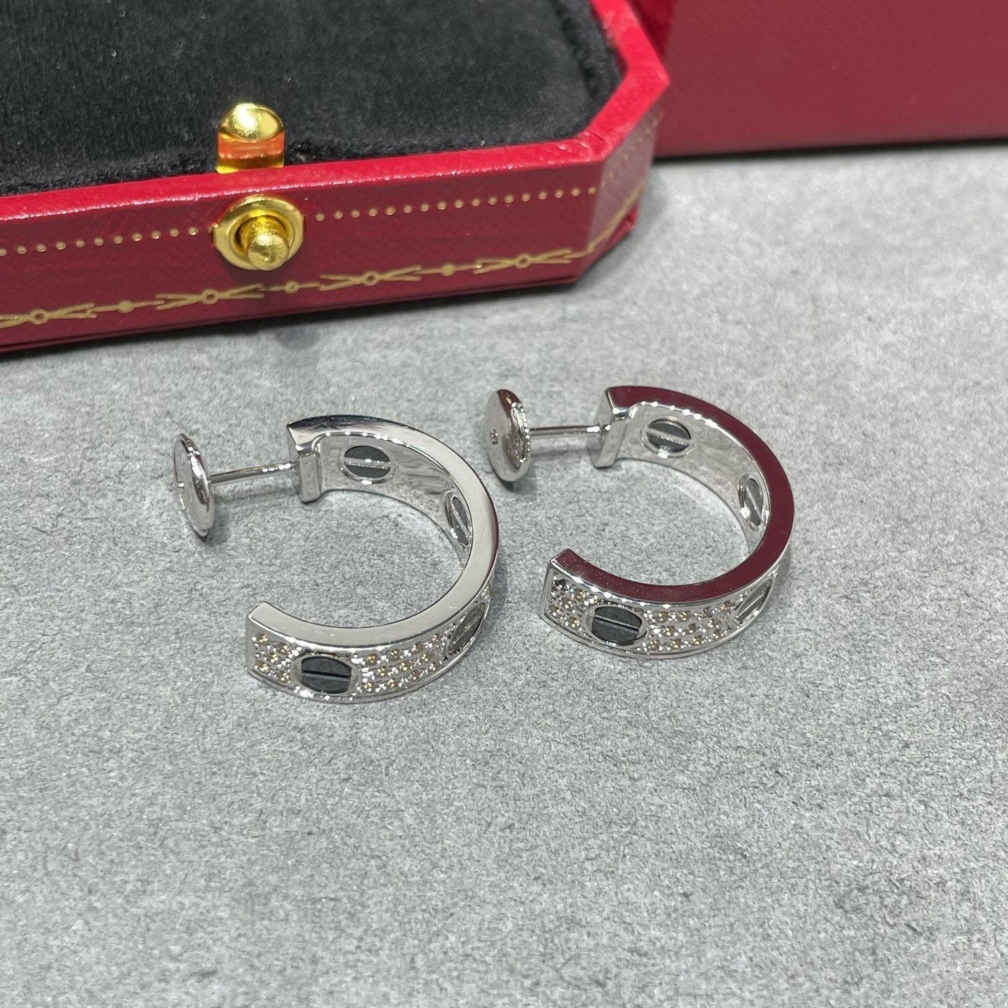 [⭐JeweliWhal]LOVE CERAMIC DIAMOND PAVED SILVER EARRINGS