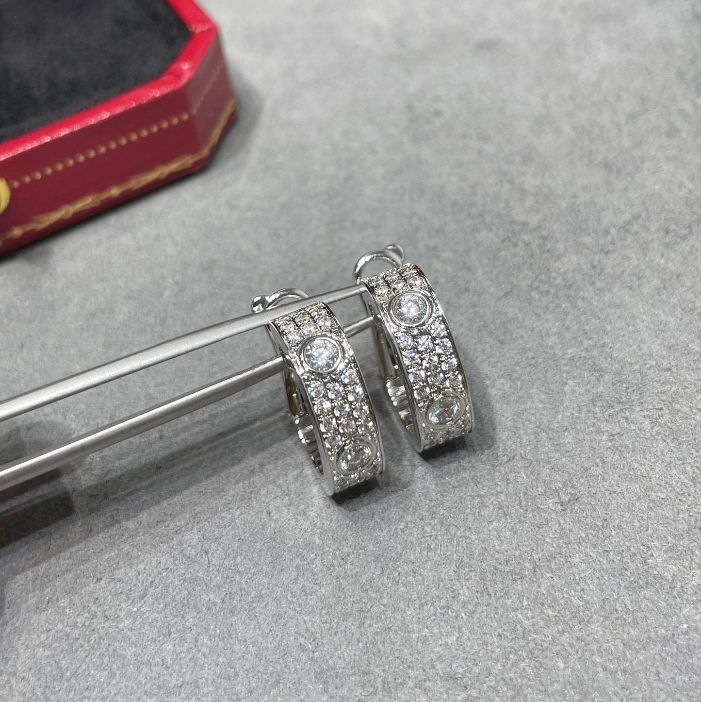 [⭐JeweliWhal]LOVE 5.5MM DIAMOND PAVED EARRINGS