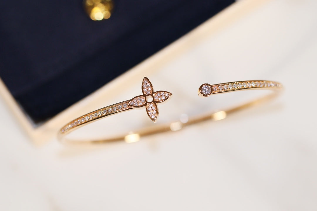 [⭐JeweliWhal]IDYLLE GOLD OPEN BRACELET DIAMOND PAVED