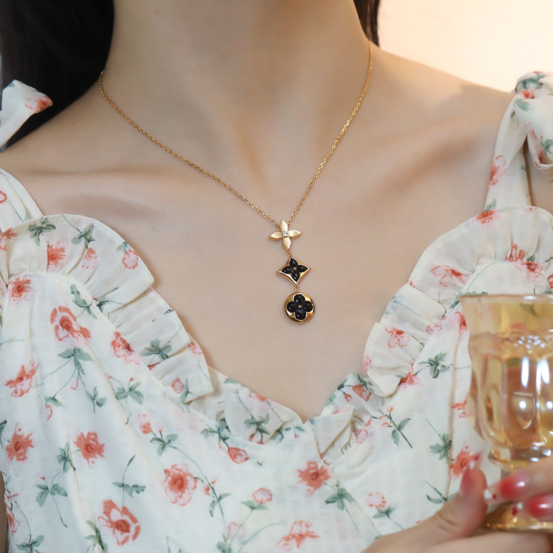 [⭐JeweliWhal]STAR AND SUN ONYX PINK GOLD NECKLACE