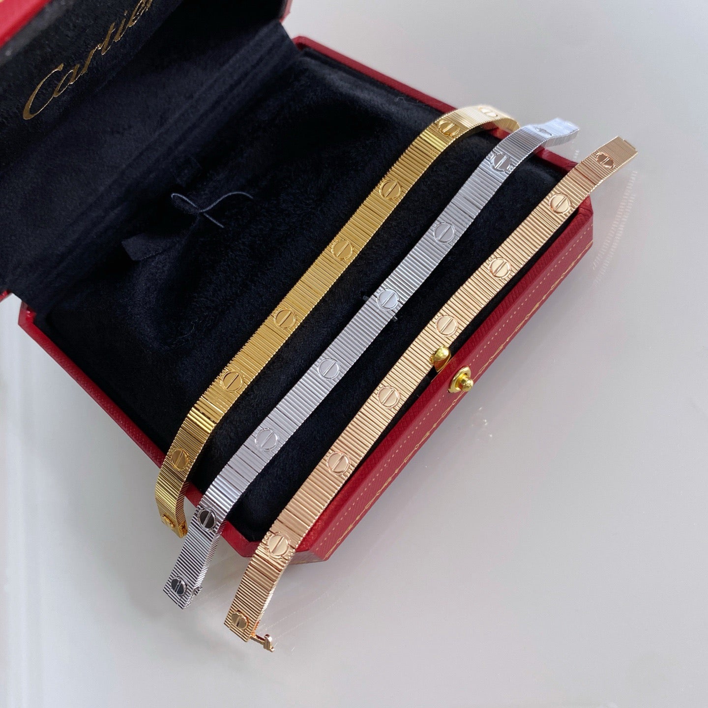 [⭐JeweliWhal]LOVE UNLIMITED BRACELET