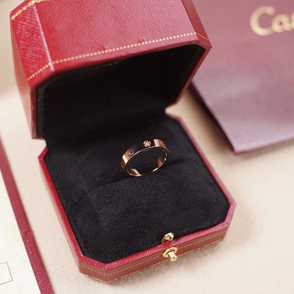 [⭐JeweliWhal]LOVE 4MM 1 DIAMOND RING