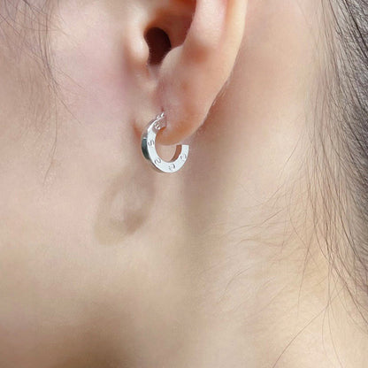 [⭐JeweliWhal]LOVE MINI EARRINGS