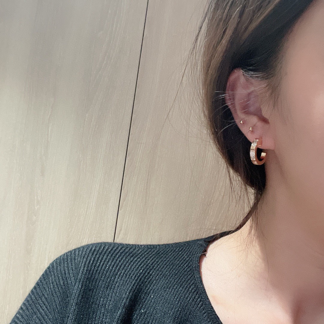 [⭐JeweliWhal]LOVE 5.5MM DIAMOND PAVED EARRINGS