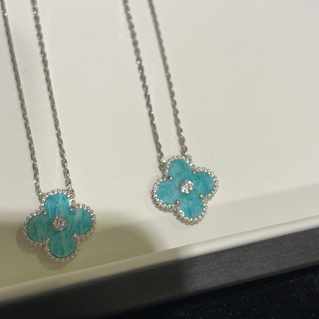 [⭐JeweliWhal]CLOVER 15MM DIAMOND SVRES PORCELAIN  NECKLACE SILVER