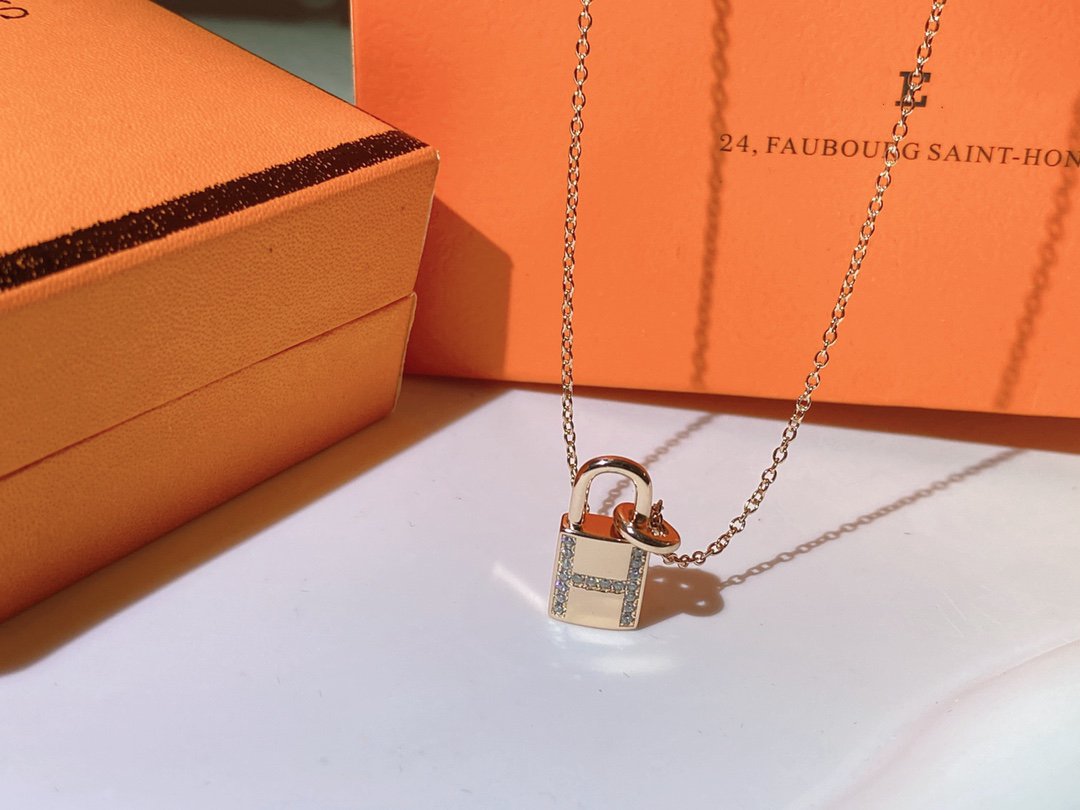 [⭐JeweliWhal]HM ADVANCED NICHE LOCK HEAD NECKLACE DIAMONDS