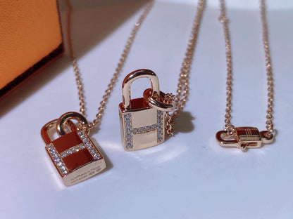 [⭐JeweliWhal]HM ADVANCED NICHE LOCK HEAD NECKLACE DIAMONDS