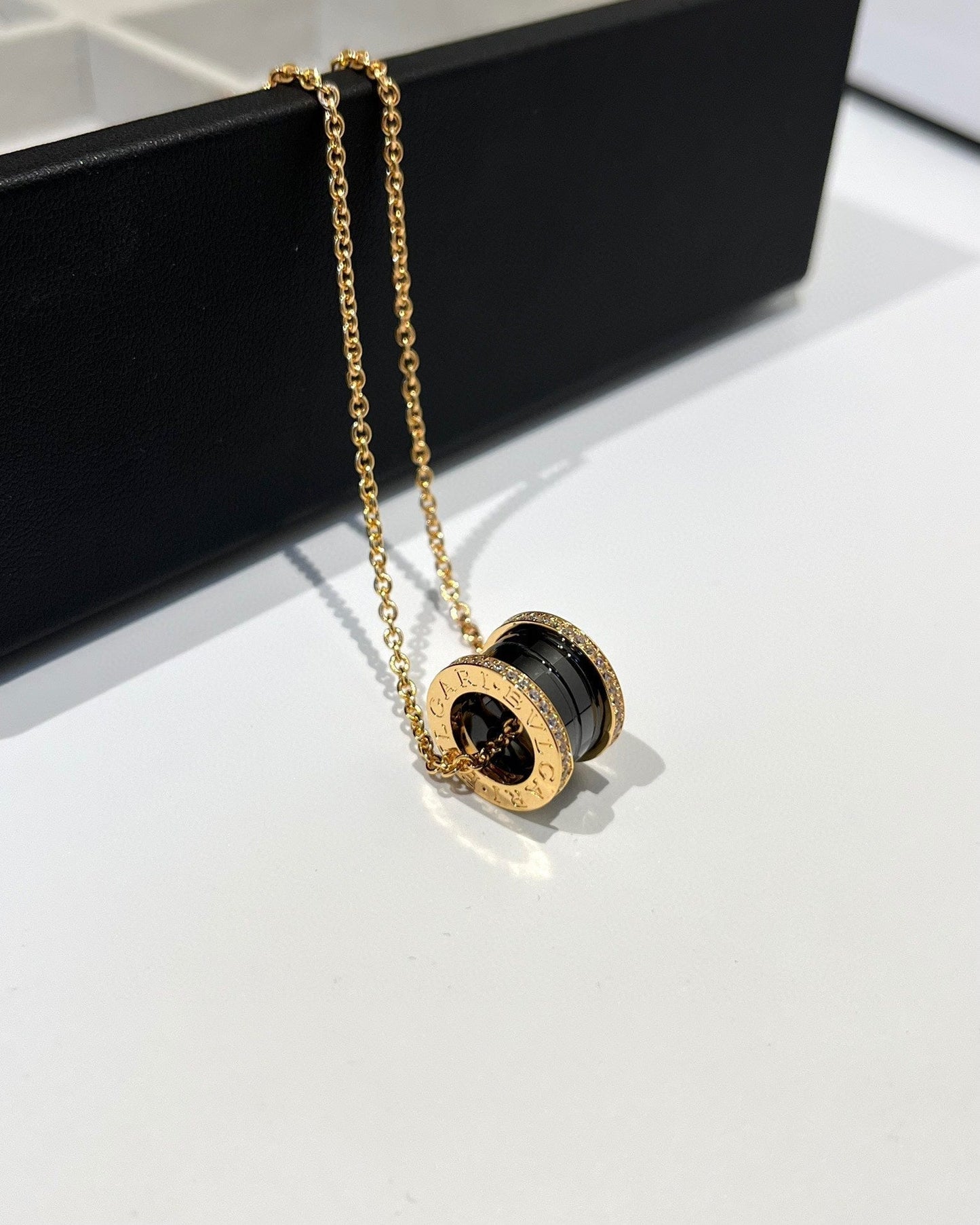 [⭐JeweliWhal]ZERO 1 BLACK CERAMIC DIAMOND PINK GOLD NECKLACE