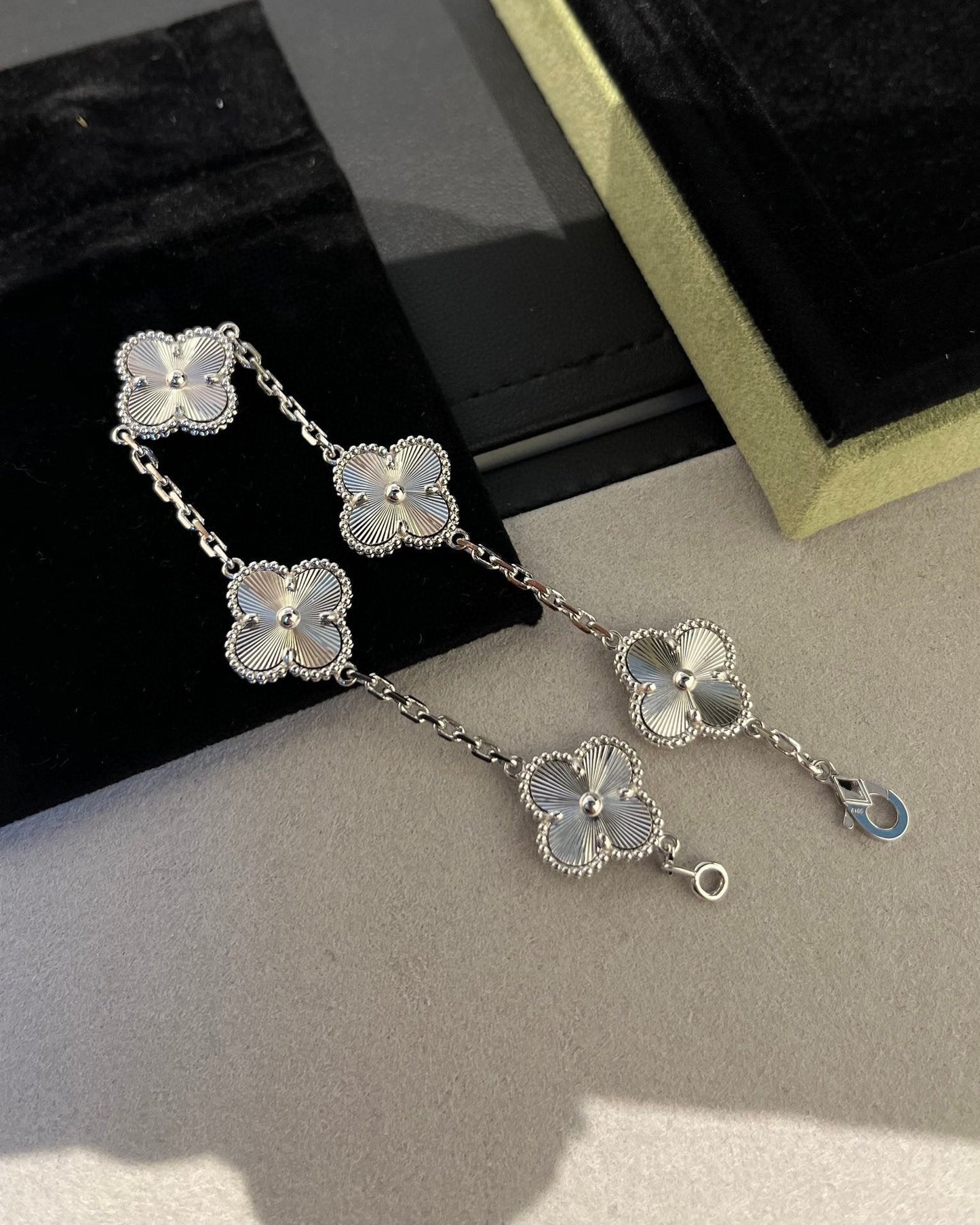 [⭐JeweliWhal] CLOVER 5 MOTIF LASER BRACELET COLLECTION